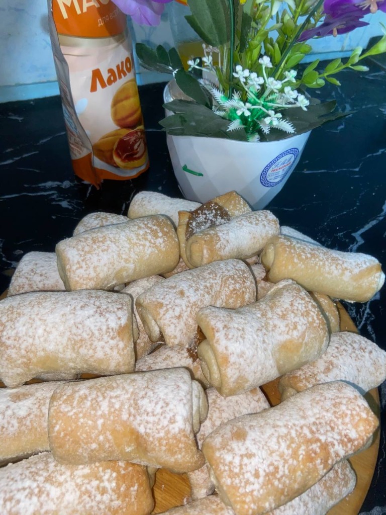 Golden Sweet Rolls with Caramel Filling by Shahzoda