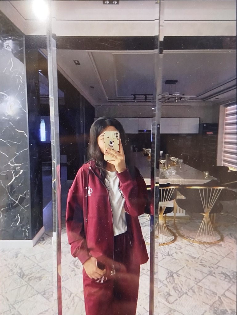 Shahzoda in red casual clothes
